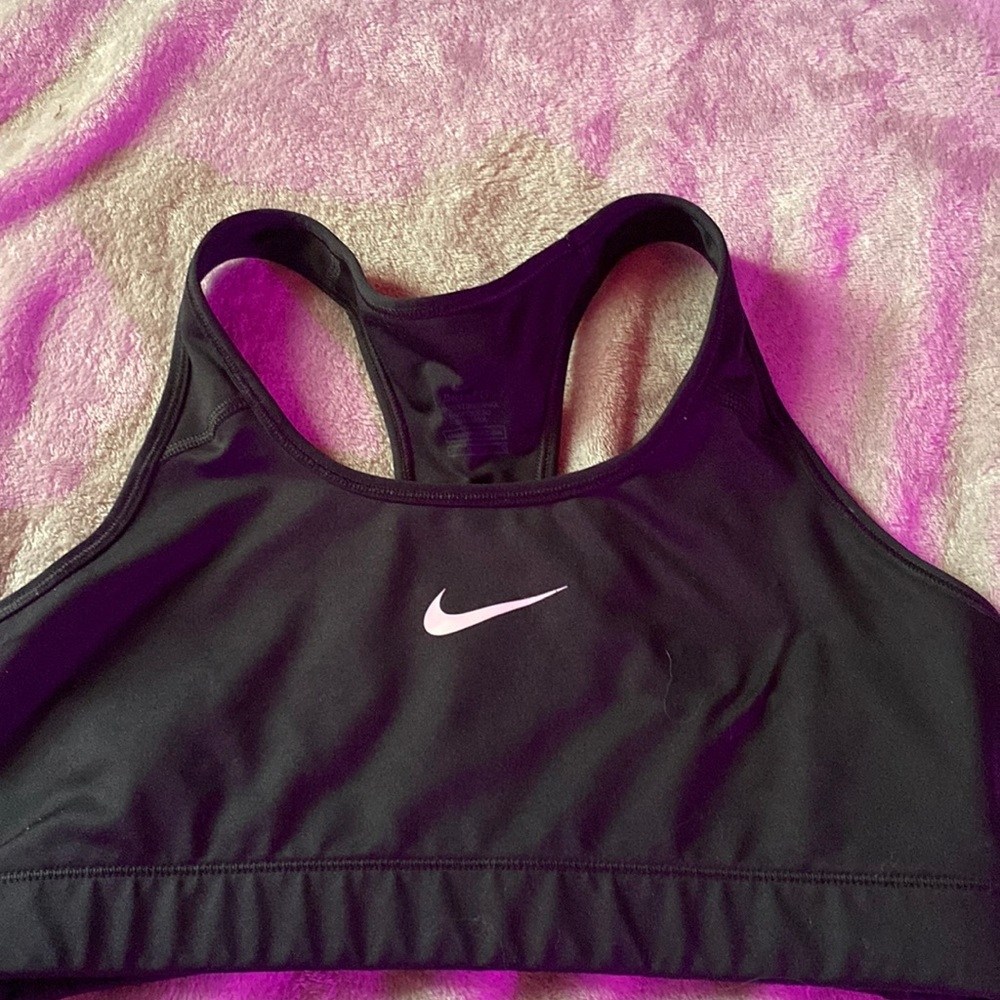 Black Nike dri-fit sports bra large